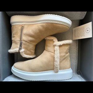 Size 10 Aquatalia Larissa Dr Suede/Shearling